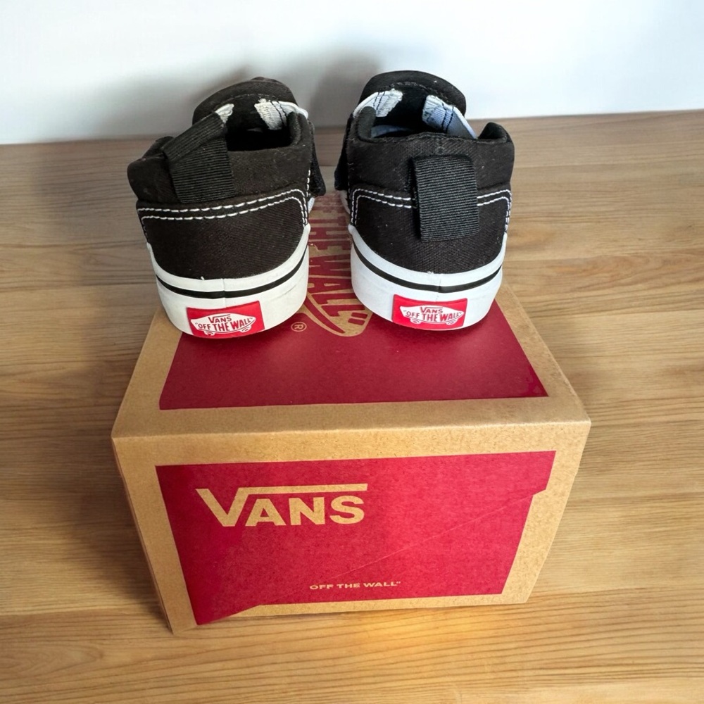 VANS SLIP-ON SKATE SHOES SZ 7 LIKE NEW - Picture 4 of 9